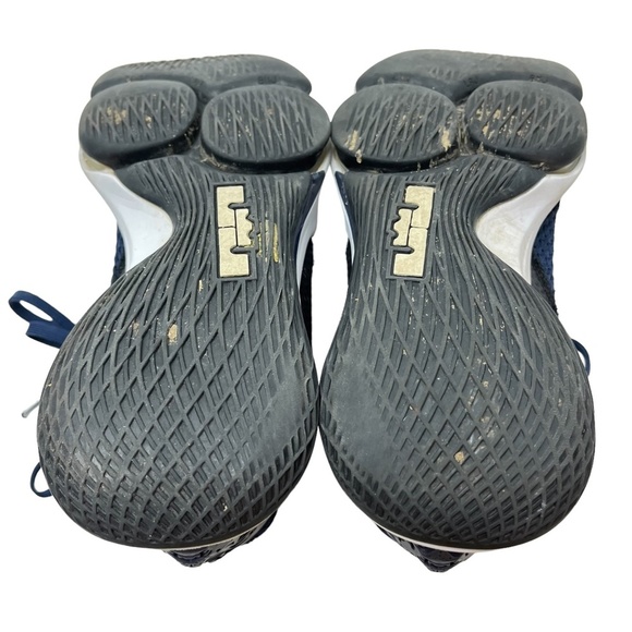 LEBRON JAMES NIKE Navy Blue CV4004-401 Low Top WITNESS Basketball Shoes sz 8 - Picture 15 of 16